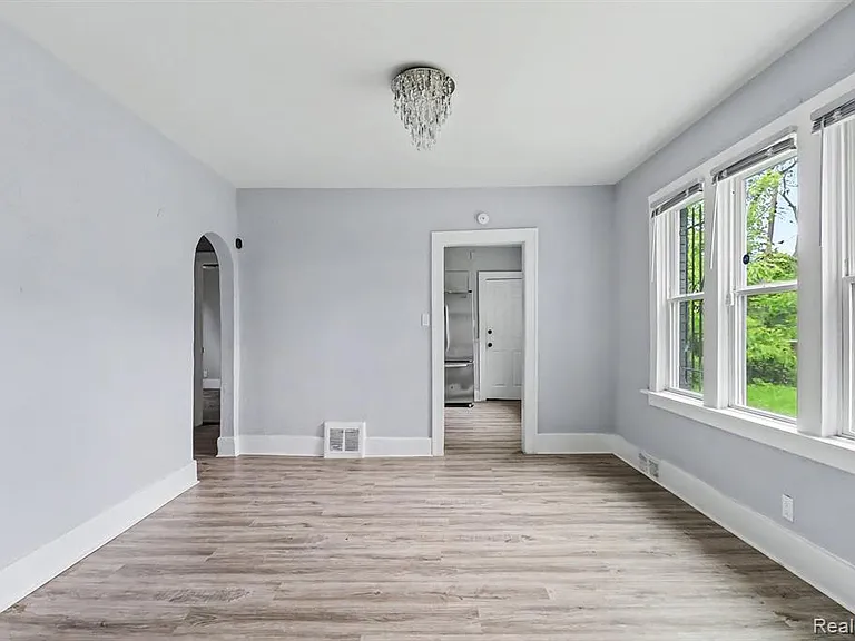 5217 Lakeview St — Photo 7