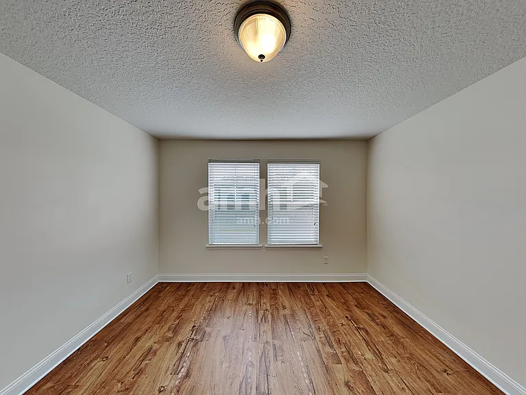 327 Cortez Dr — Photo 19