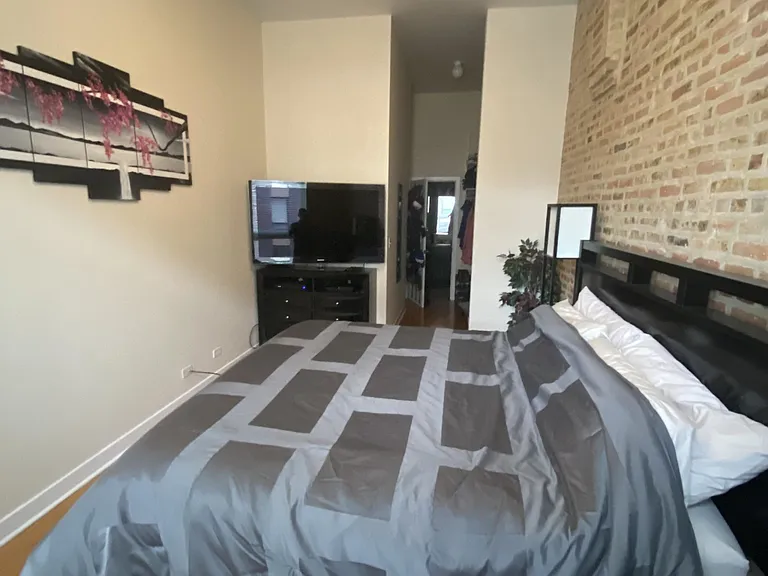 683 N Milwaukee Ave #305 — Photo 6