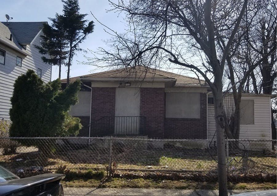 1st image of 205 Park Ave