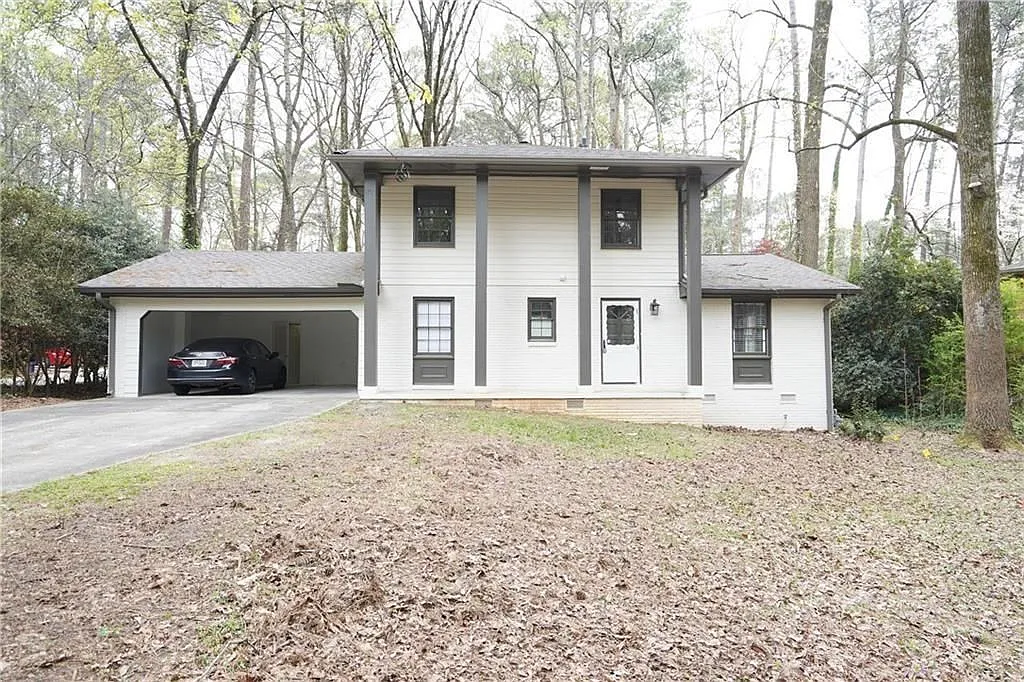 4 bed, 3.0 bath, 2950 sqft, $2,995 — Photo 1