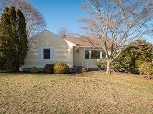 15 Beach Rd, Gloucester, MA 01930