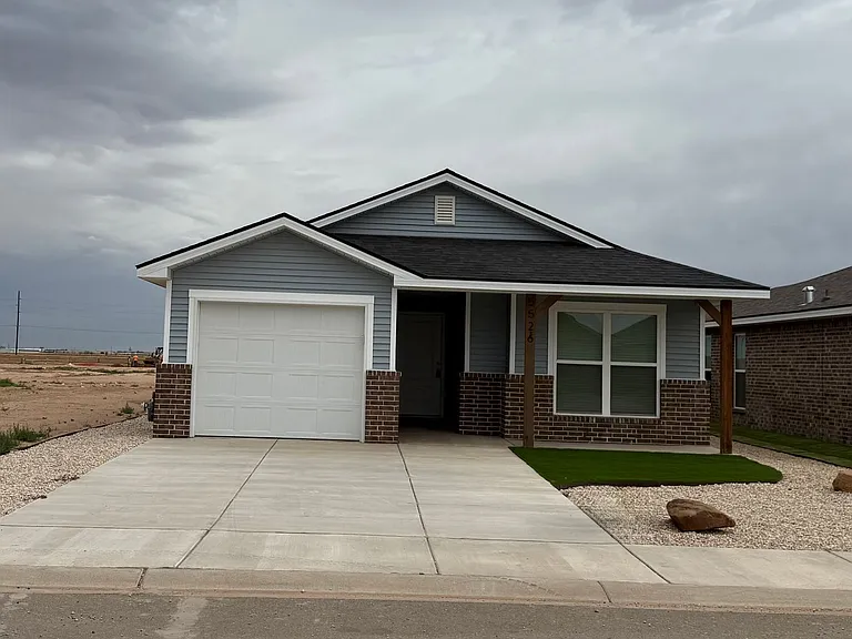 5526 Rice St — Photo 1