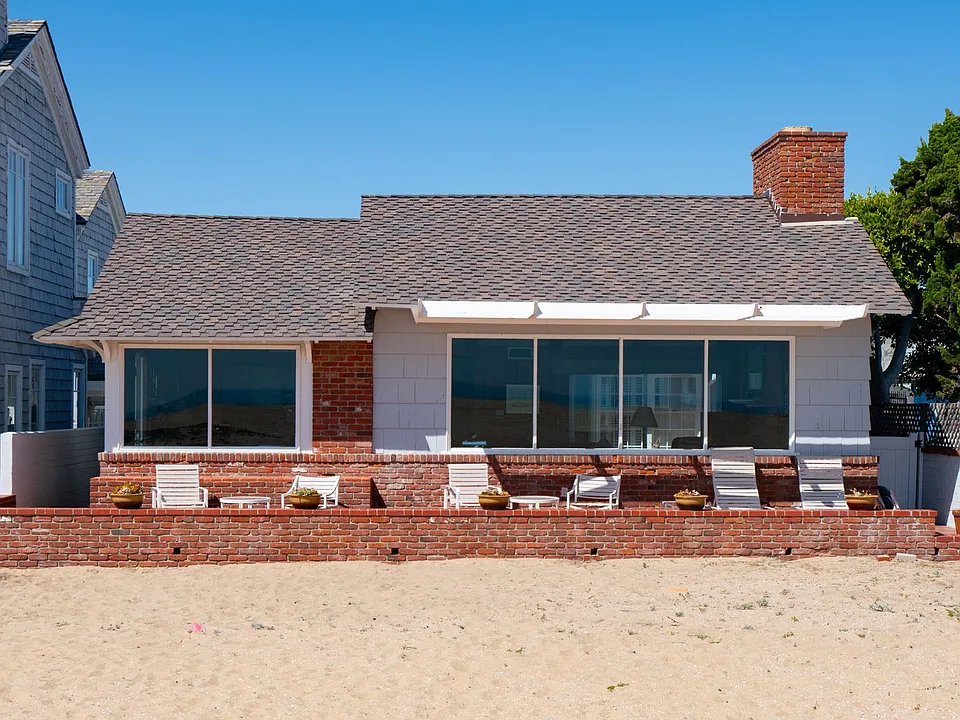 2124 E Oceanfront