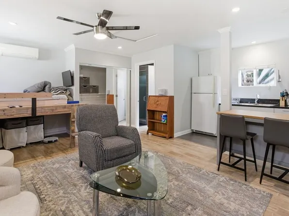 4276 Kenyon Ave, Los Angeles, CA 90066