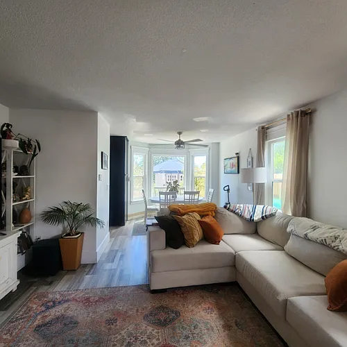 1627 Satellite Dr Photo 1