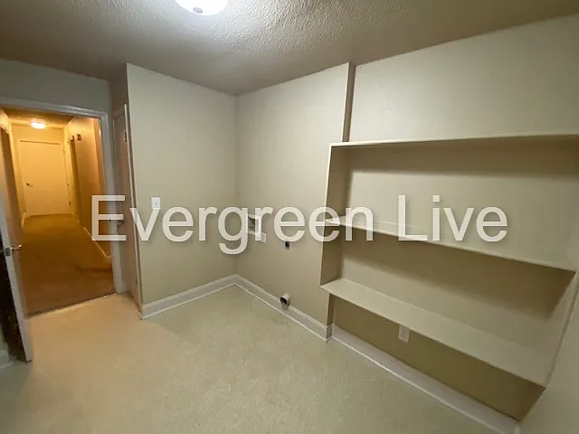 111 Barnsbury Ct — Photo 12