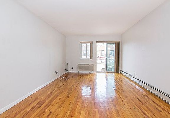 3rd image of 34-33 33rd St #3R
