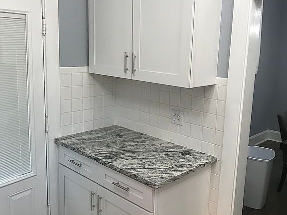 5th image of 2841 Norwood Ave