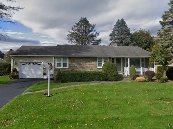 303 Washington Dr, New Hartford, NY 13413