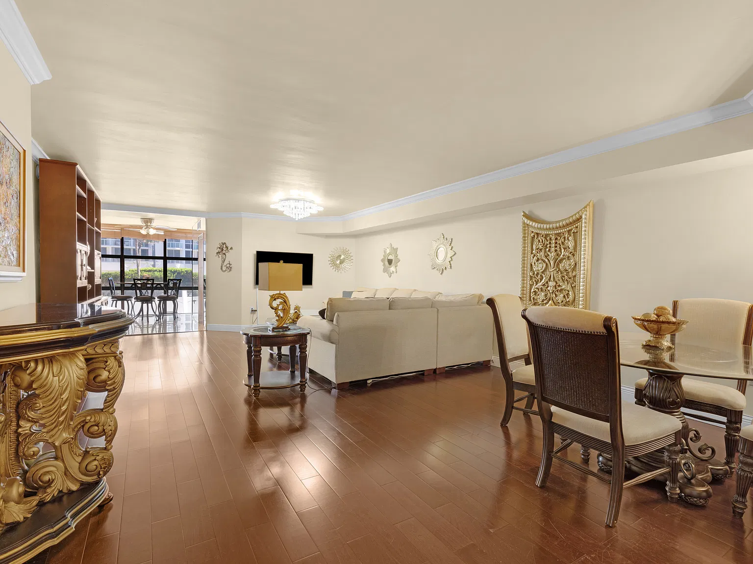 2 bed, 1822 sqft, $4,500 — Photo 2