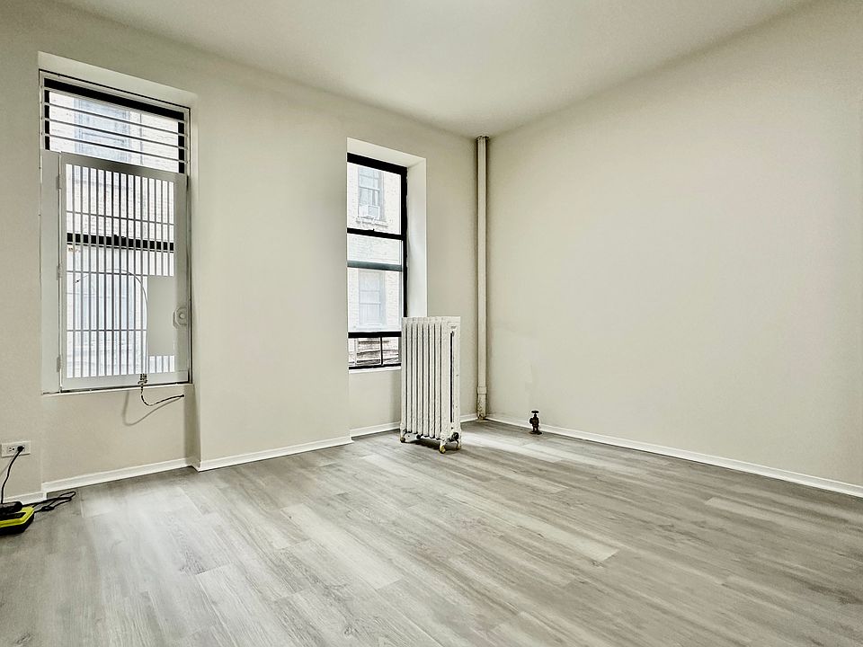 1st image of 207 W 108th St #3