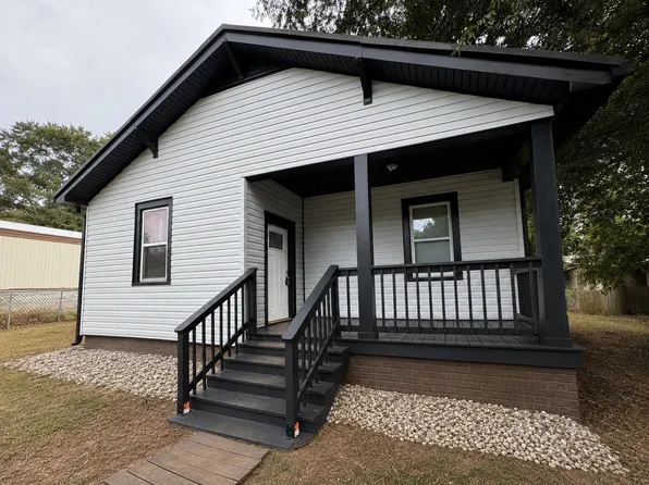 36 Sirrine St, Seneca, SC 29678