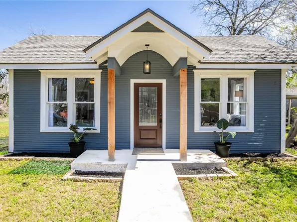 209 S Davis St, West, TX 76691