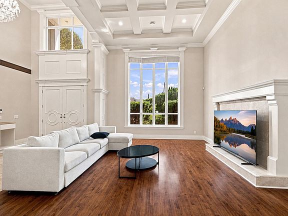 3rd image of 5671 Forsyth Cres