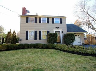 103 Dyke Rd, Setauket, NY 11733