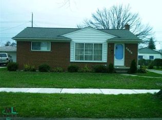 4454 E Lutz Dr, Warren, MI 48092