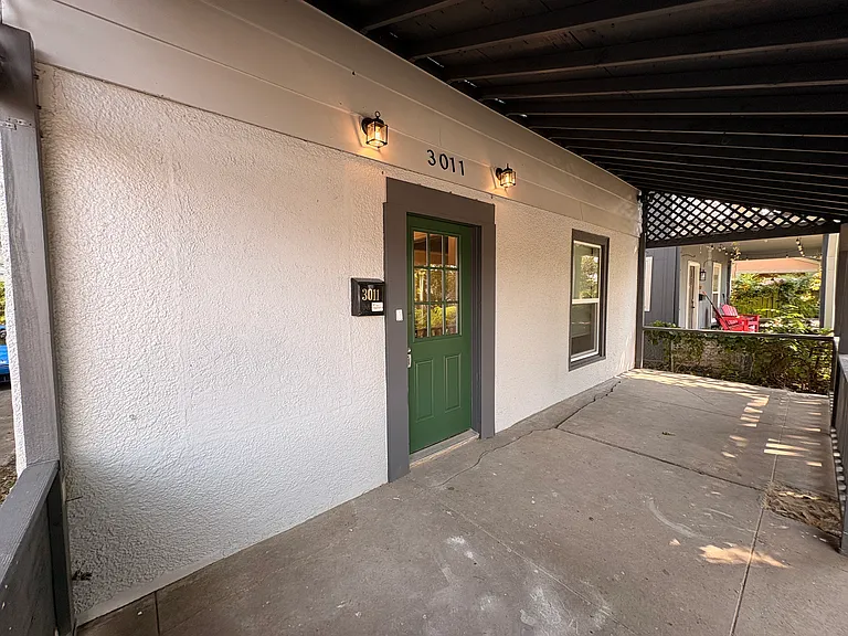 3011 Holmes St — Photo 2