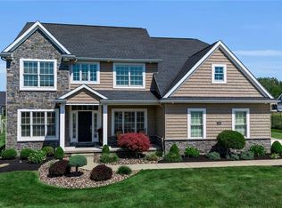 5345 Glenview Dr, Clarence, NY 14031