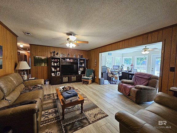 2nd image of 45616 Ann Ave
