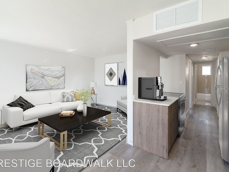 1st image of 16651 NE 18th Ave #25