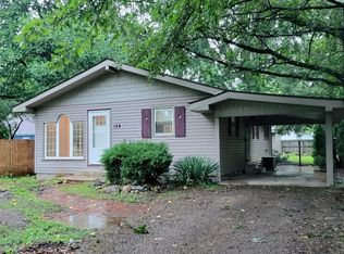 124 E Montgomery St, Niantic, IL