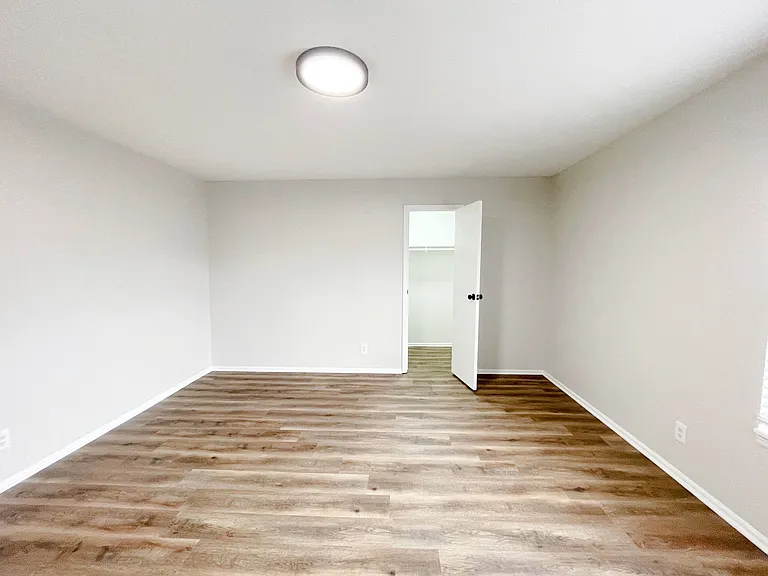 9512 W 87th St — Photo 13