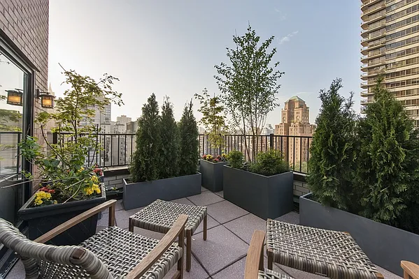 Sold by Nest Seekers International | media 11