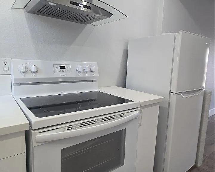 1000 Lewis Ave #1004 — Photo 6