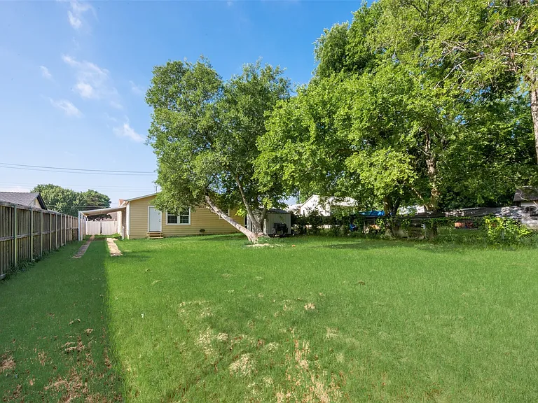 219 Red Wing Dr — Photo 14