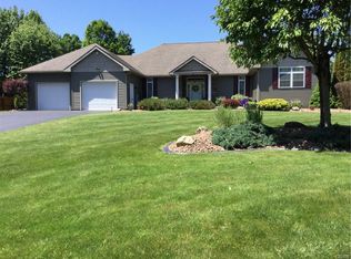 8 Elizabeth St, Oswego, NY 13126