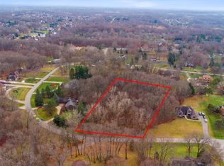1985 Golfcrest Dr, Commerce Township, MI