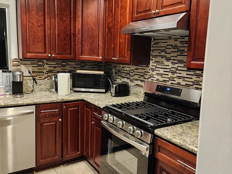 290 W Campus View Dr — Photo 16