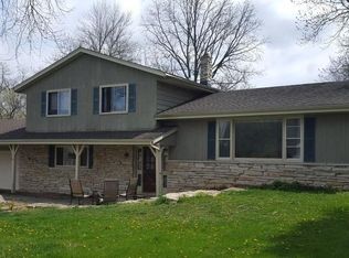 W349S10105 Bittersweet Ct, Eagle, WI 53119