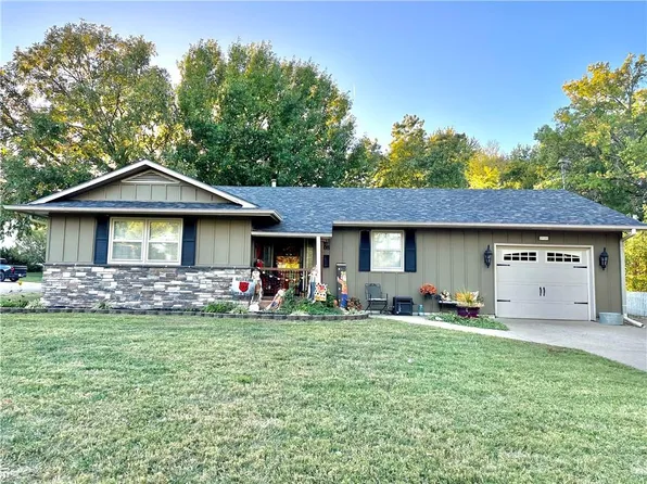 308 S High St, Butler, MO 64730