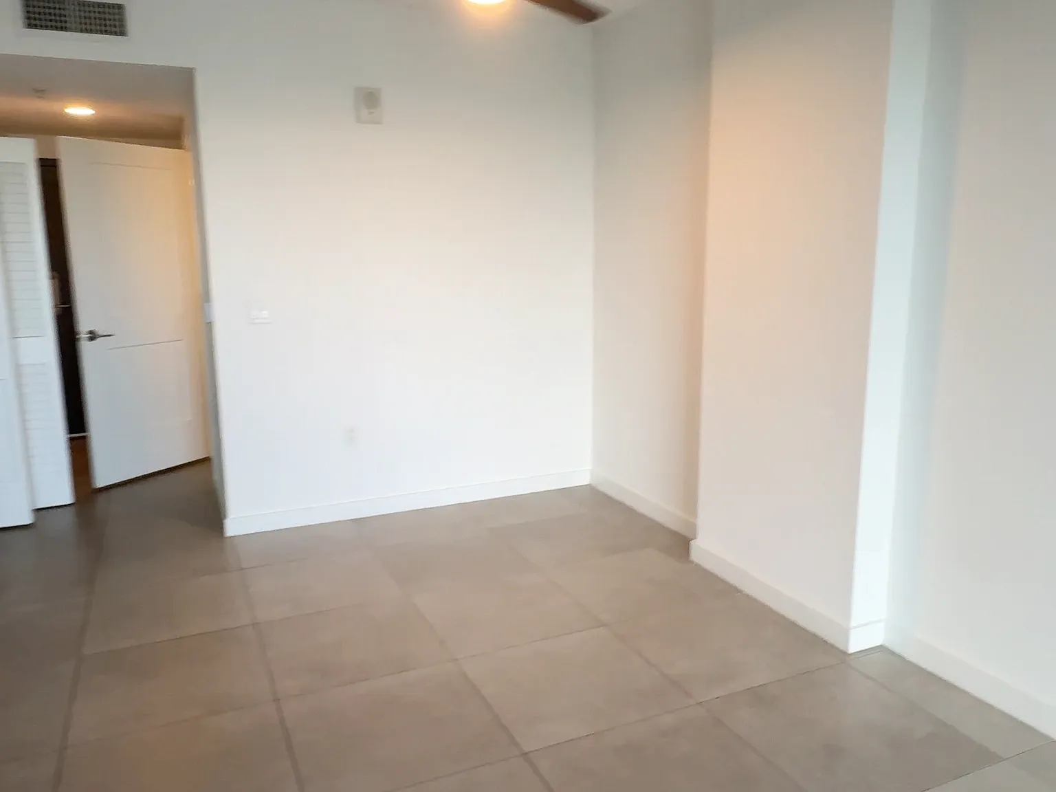 Studio, 450 sqft, $1,900 — Photo 4
