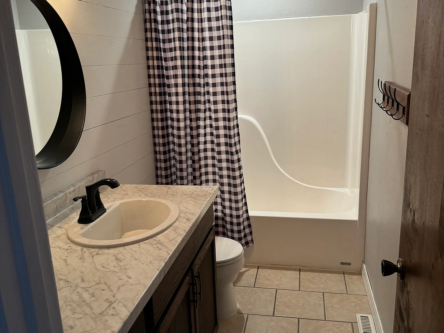 3 bed, 1124 sqft, $1,450 — Photo 3