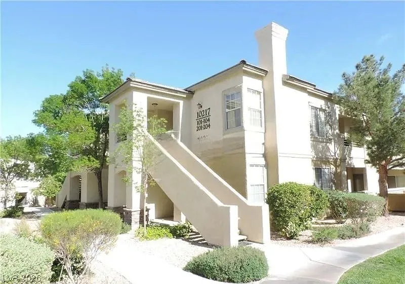 3 bed, 2.0 bath, 1265 sqft, $1,700 — Photo 2