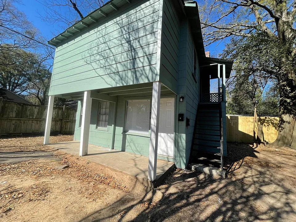 2741 Kennedy St #UPSTAIRS