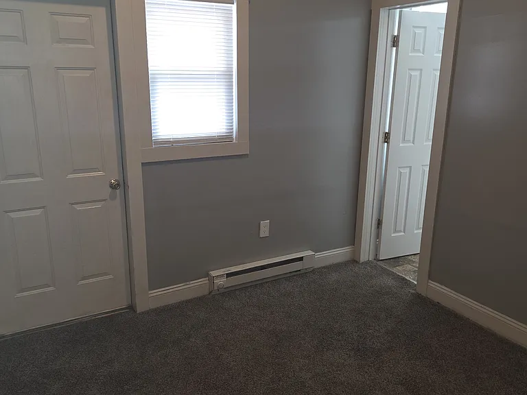 319 N 4th St #4-1 — Photo 4