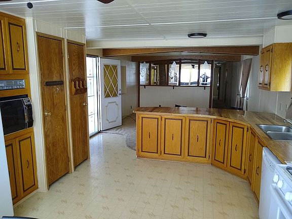 Kitchen / living room