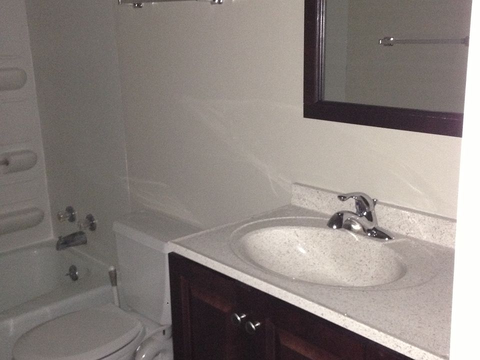 2nd image of 701 Kenwood Rd