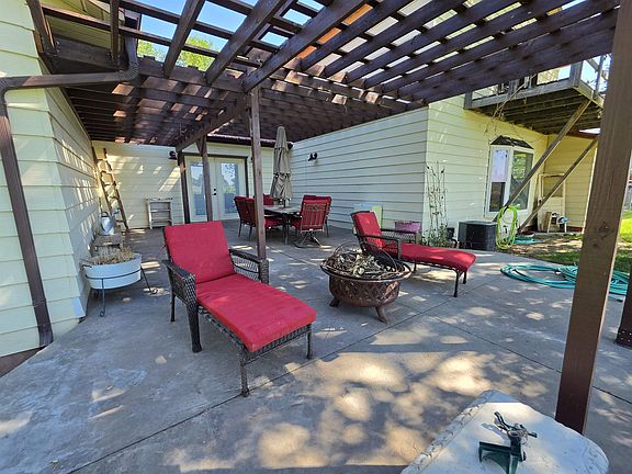 4th image of 2162 South Flat Road