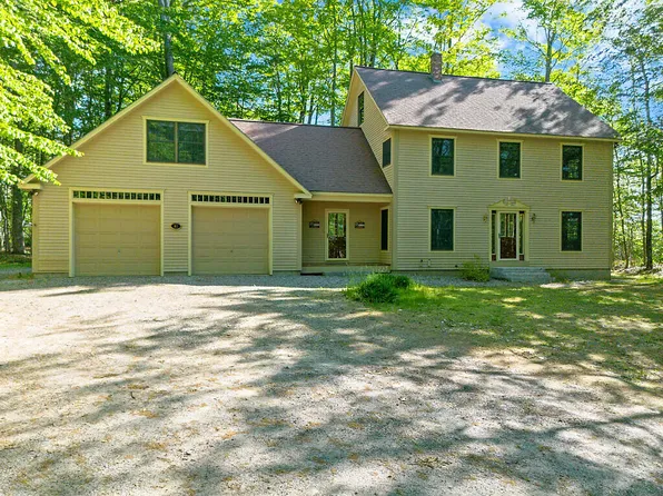 87 Memorial Drive, Winthrop, ME 04364