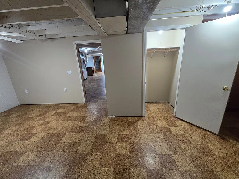 322 Webster St — Photo 51