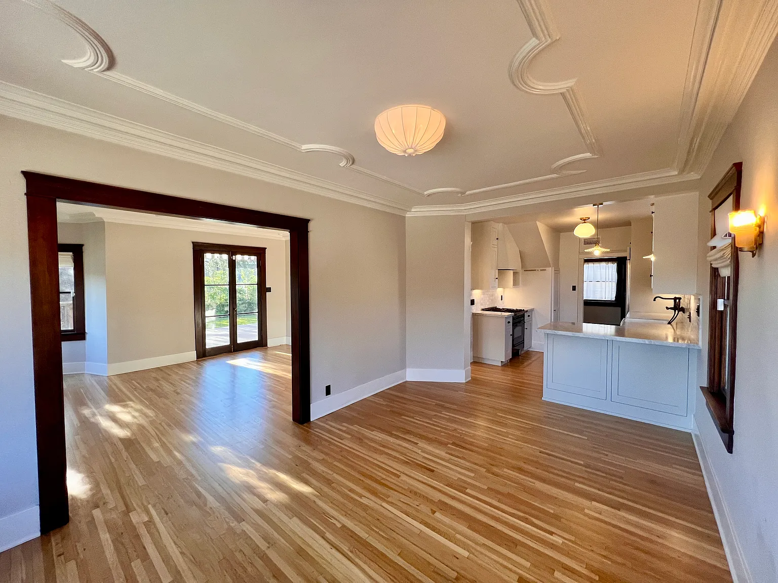 1918 Waltonia Dr — Photo 4
