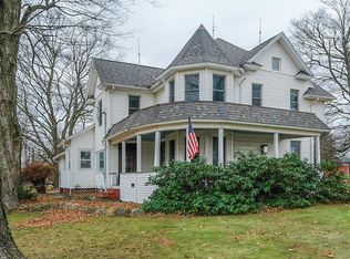 6766 W Hickory Rd, Hickory Corners, MI 49060