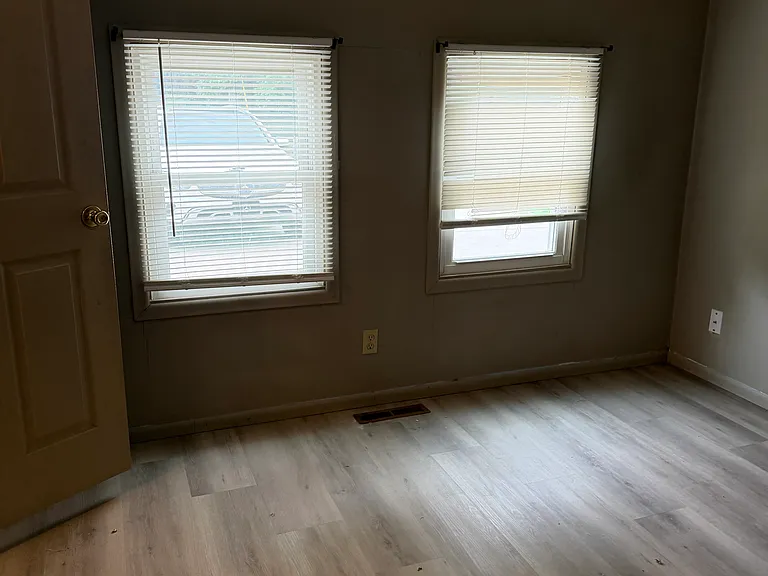2502 E Stafford St — Photo 15