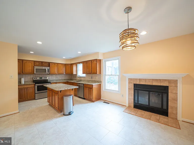 10168 Turnberry Pl — Photo 8