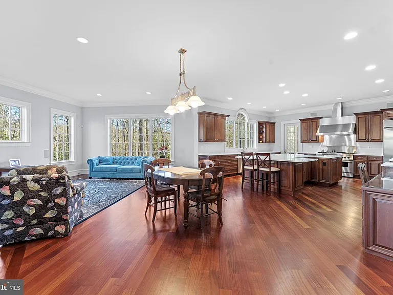 8541 Old Dominion Dr — Photo 12